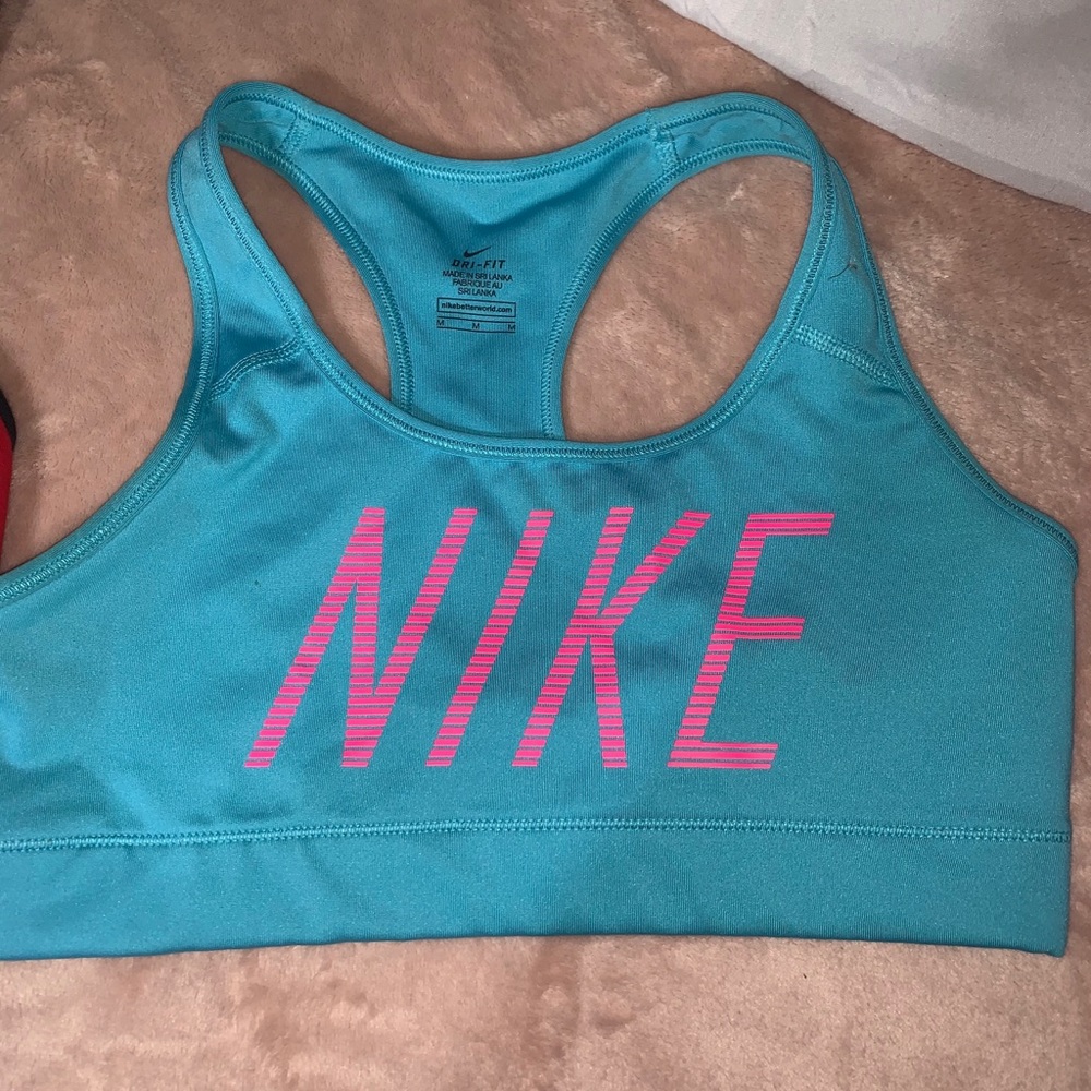 NIKE sports bra !!🤍